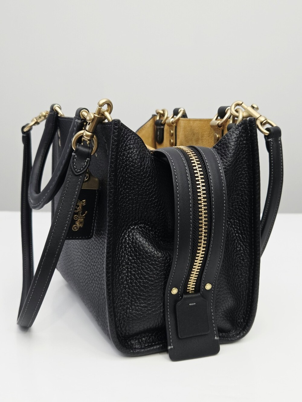 LIKE NEW COACH ROGUE BAG 25 - BLACK - Picture 4 of 14